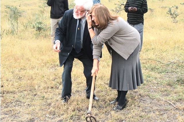 Clifford Dann and Valerie Kent smiling as they practise for the ground-breaking ceremony on the new site.